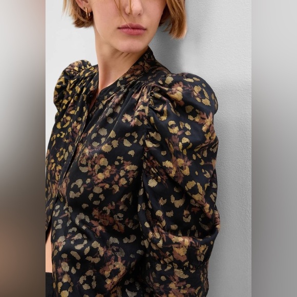 GAP Tops - Gap puff sleeve gold foil & black shirt
